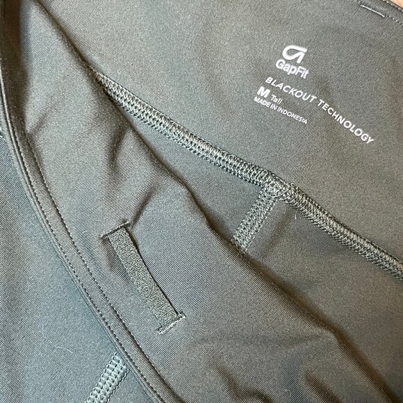 GapFit Medium Tall Blackout Technology Olive Green l Black l White Leggings - Picture 5 of 9